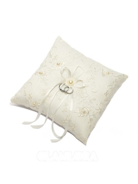 Delicate Ring Pillow In Lace With Imitation Pearl