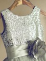 A-line Princess Sparkling Scoop Sleeveless Knee-Length Tulle Flower Girl Dress With Hand-Made Flower