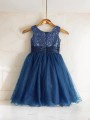 A-line Princess Sparkling Scoop Sleeveless Knee-Length Tulle Flower Girl Dress With Hand-Made Flower