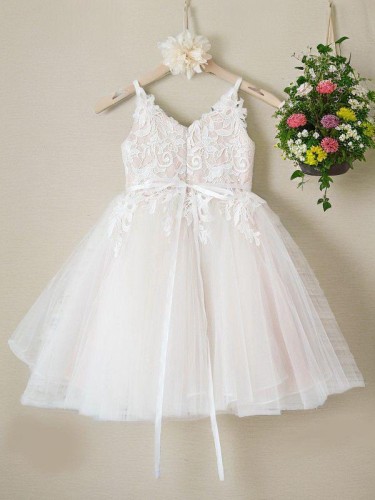 Adorable A-line Princess V-neck Sleeveless Knee-Length Tulle Flower Girl Dress