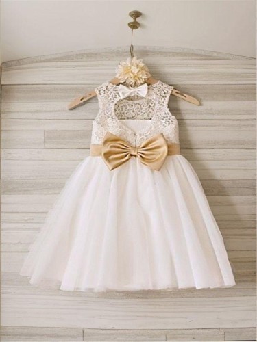 A-line Princess Scoop Sleeveless Knee-Length Charming Tulle Flower Girl Dress With Bowknot