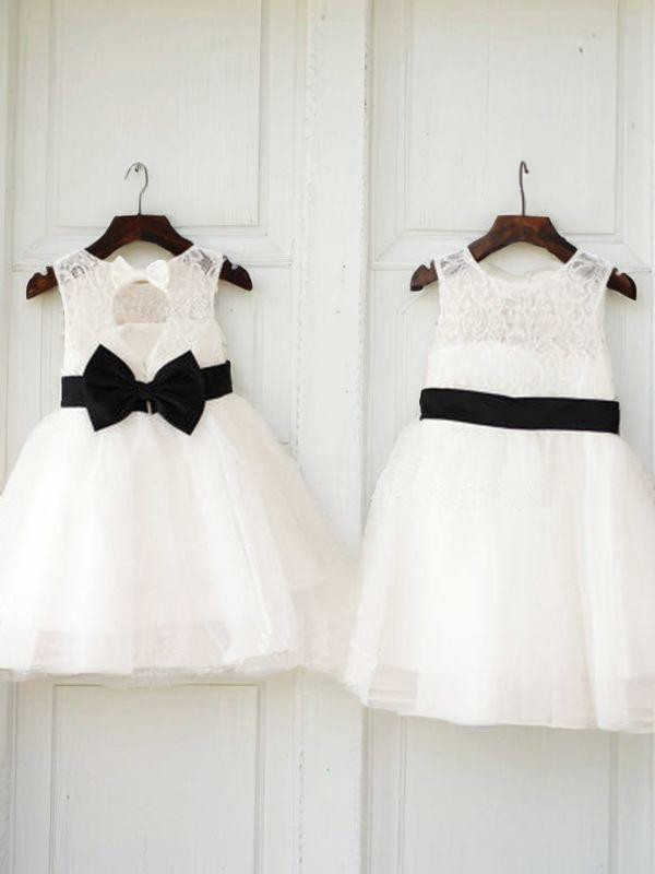 A-line Princess Scoop Sleeveless Petite Knee-Length Tulle Flower Girl Dress With Bowknot