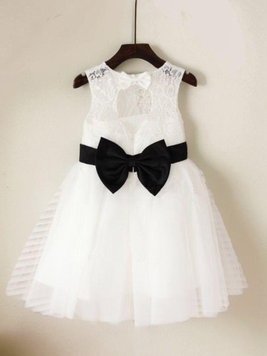 A-line Princess Scoop Sleeveless Petite Knee-Length Tulle Flower Girl Dress With Bowknot