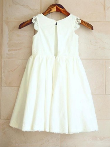 Dreamy A-line Scoop Sleeveless Tea-Length Chiffon Flower Girl Dress With Lace