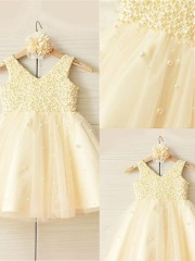 A-line Princess V-neck Adorable Sleeveless Tea-Length Tulle Flower Girl Dress With Pearls