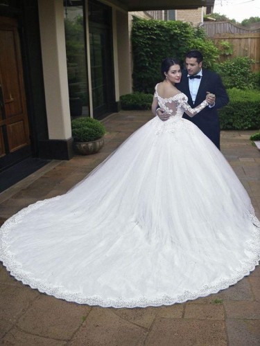 Ball-Gown Princess Off-the-Shoulder Long Sleeves Chapel Train Dreamy Tulle Wedding Dress